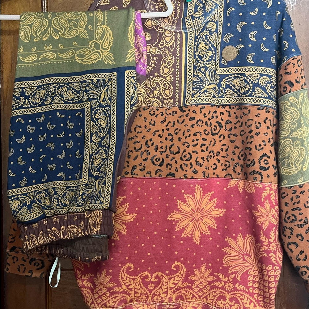 FarmRio Patchwork Print Pullover with Paisley & Leopard Motifs